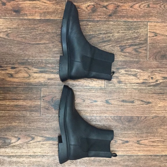 Stuart Weitzman boots size 6b - Picture 10 of 13